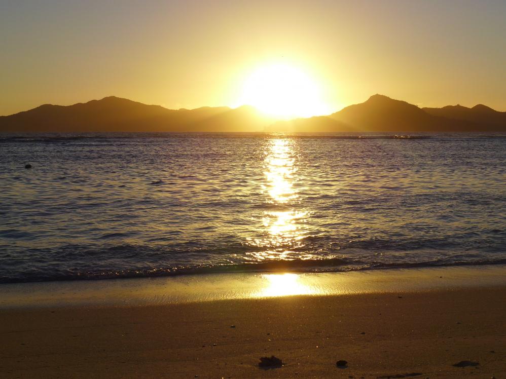 Sonnenuntergang an der Anse La Reunion, La Digue