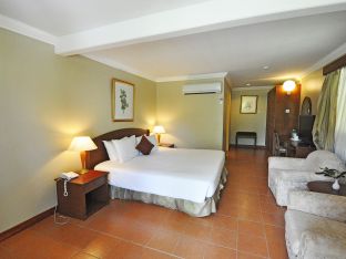 2 Deluxe Family Rooms